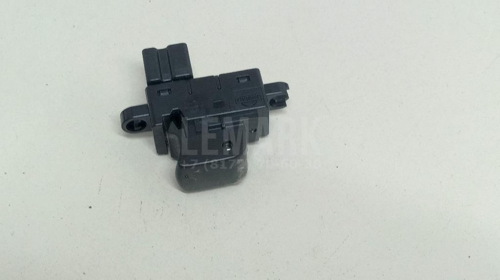 Кнопка стеклоподъемника 25411JG000 Nissan