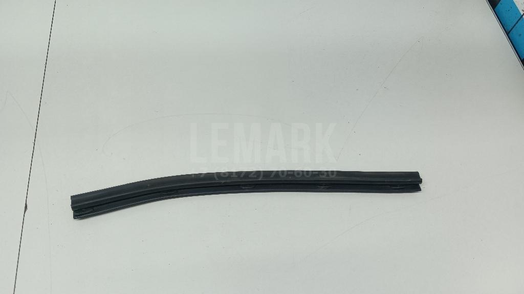 Уплотнитель капота 1T0823708C VAG