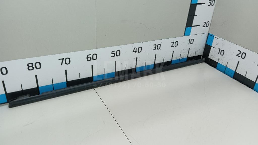 Накладка стекла переднего левого 6R48374775AP VAG