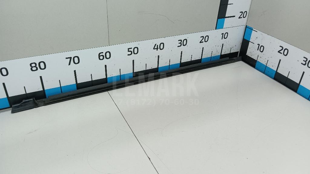 Накладка стекла переднего левого 6R48374775AP VAG