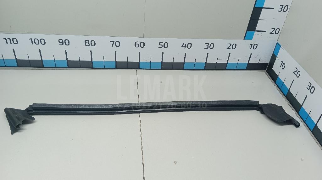 Уплотнитель стекла двери 3C8839471C5AP VAG