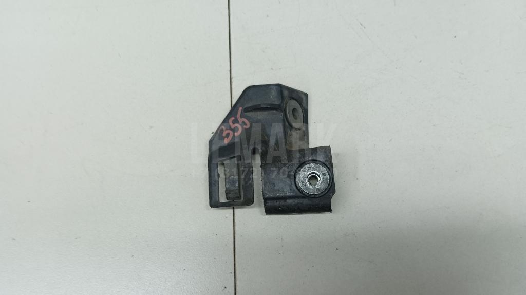 Кронштейн фар правый 3AA805300 VAG