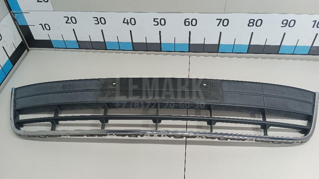 Решетка в бампер центральная 5N0853671B VAG
