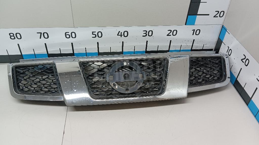 Решетка радиатора 623103UB0A Nissan