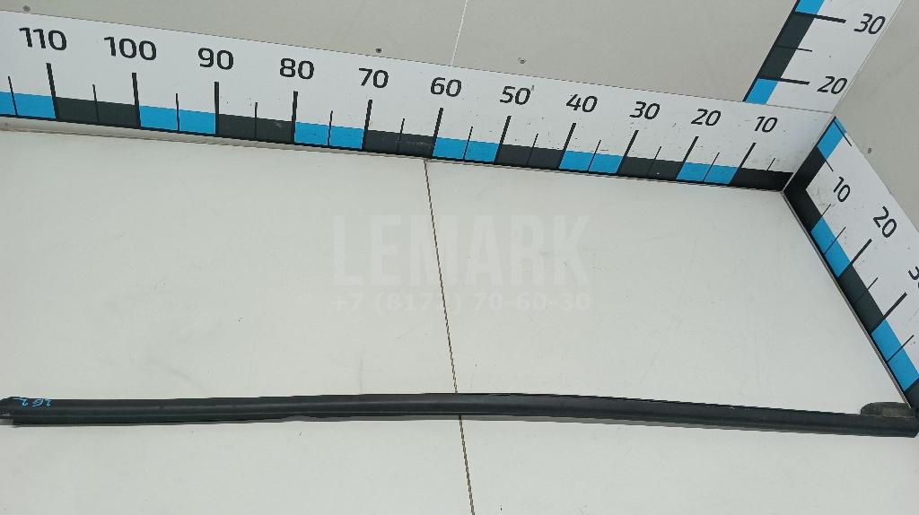 Накладка стекла заднего левого 5JA839477C VAG