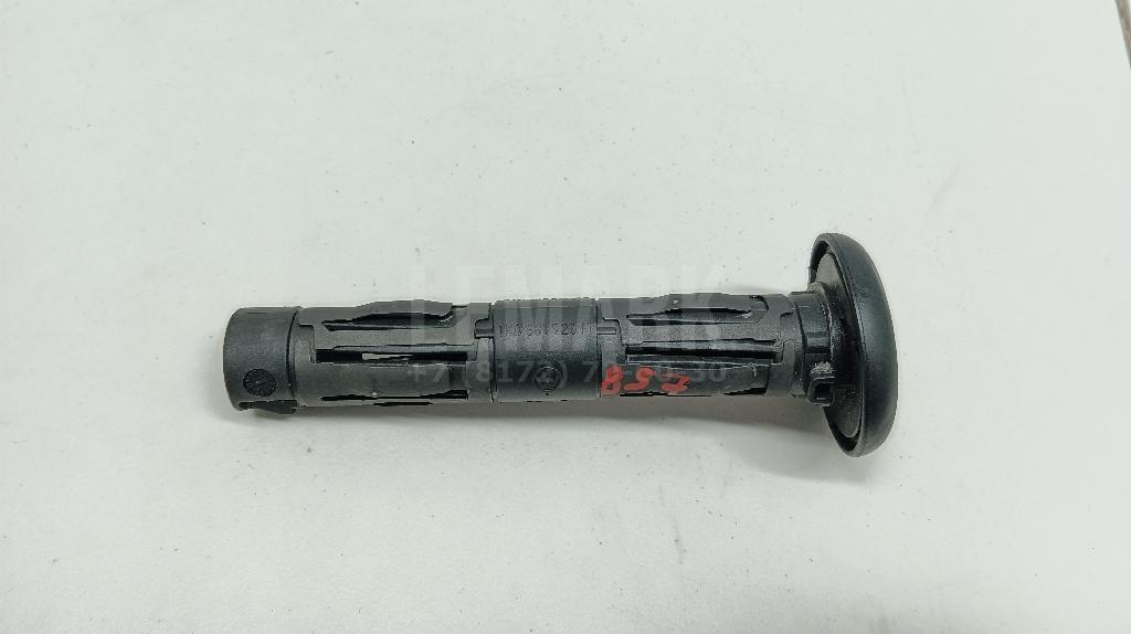 Направляющая подголовника 1K0881920AE82V VAG