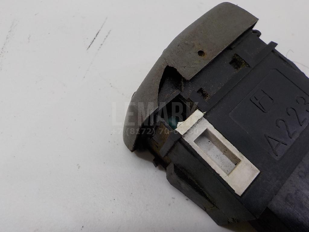 Кнопка противотуманки для  Audi A4 [B9] 2015