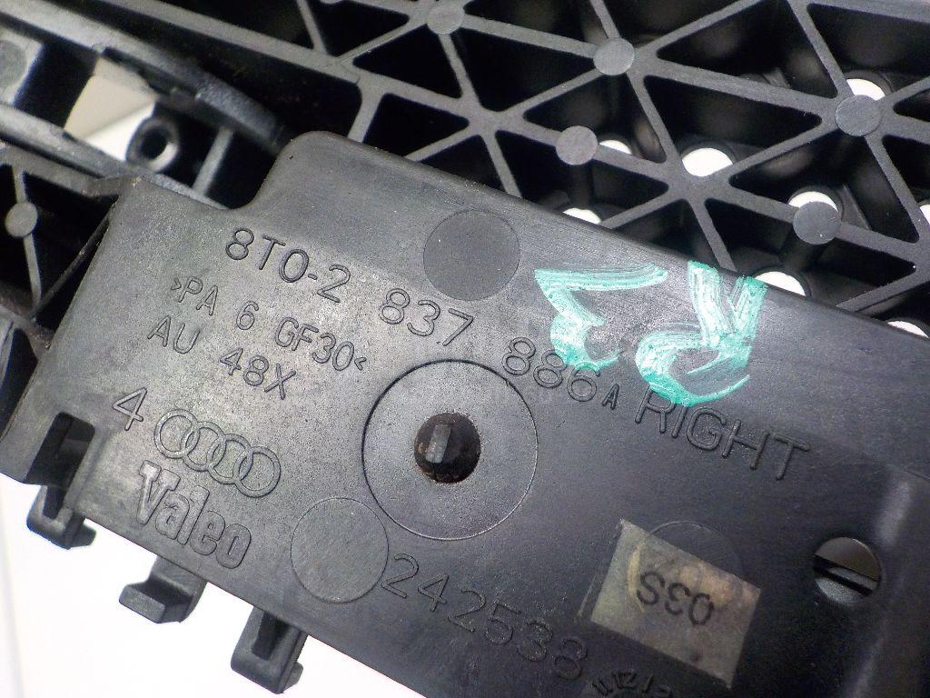 Ручка двери задней наружная правая для  Audi
