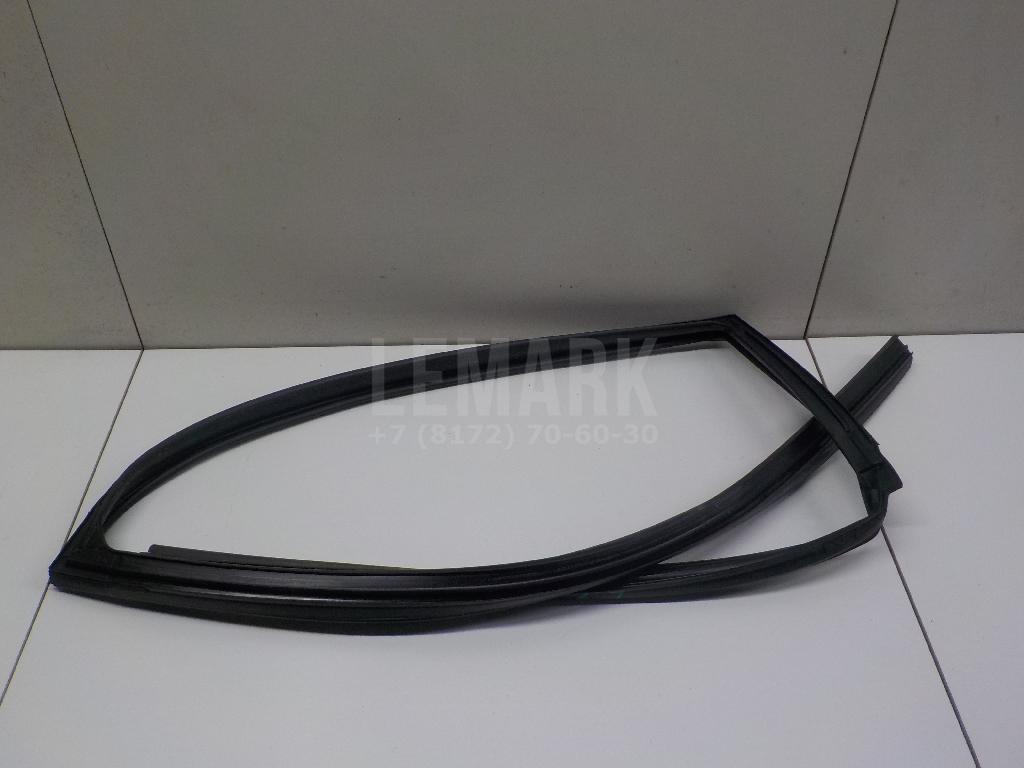 Уплотнитель стекла двери 82331JG000 Nissan