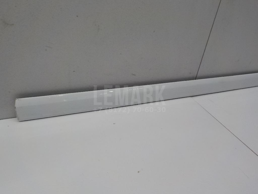 Молдинг передней правой двери для  BMW X1 F48 2014-2022