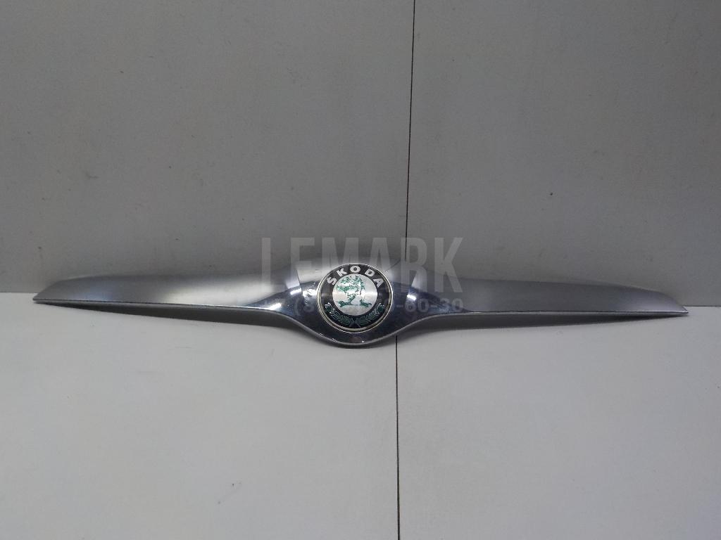 Молдинг капота 5L0853633 VAG
