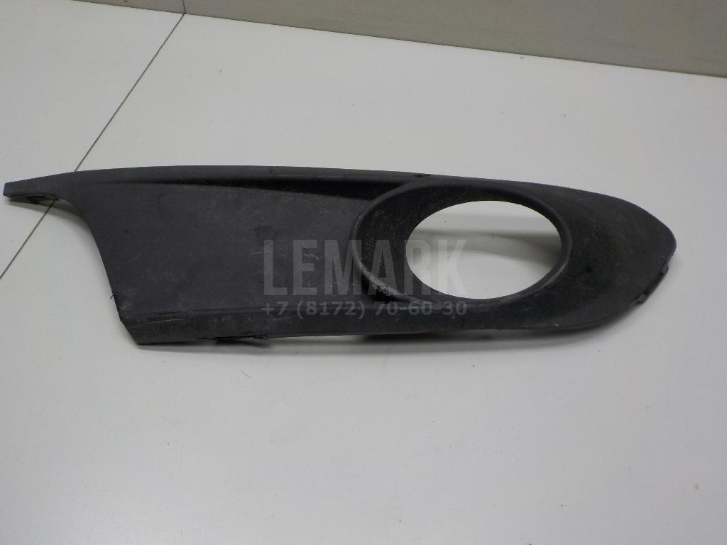 Решетка в бампер правая 5C6853666A VAG