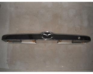 Накладка двери багажника для Mazda Tribute (EP) 2000-2007 с разборки состояние отличное