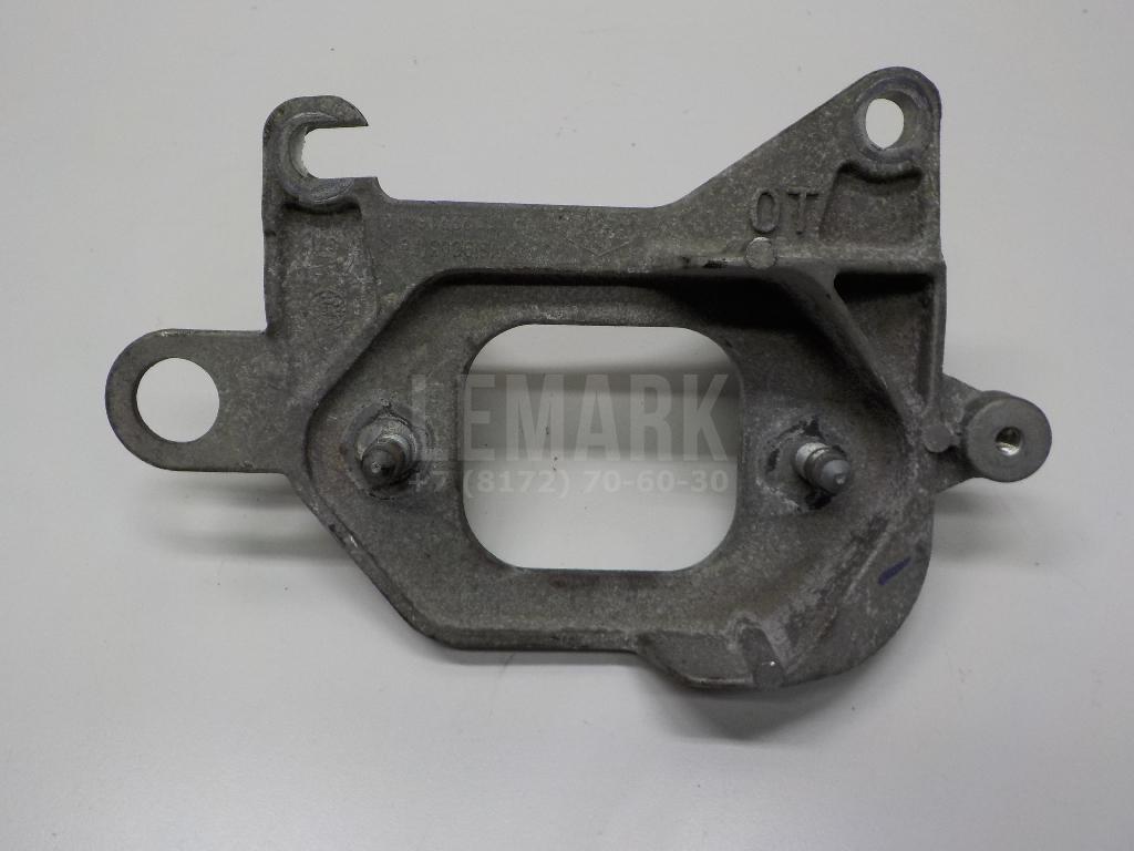 Кронштейн опоры двигателя 112221641R Nissan