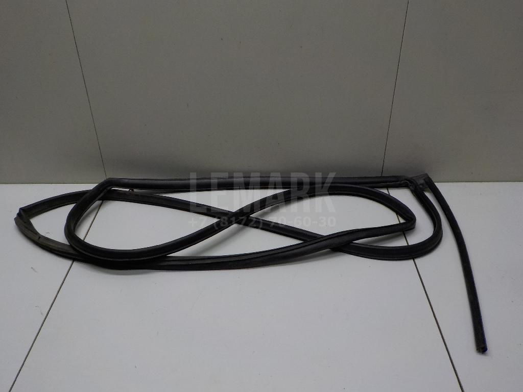 Уплотнитель двери 831302Y000 Hyundai-Kia