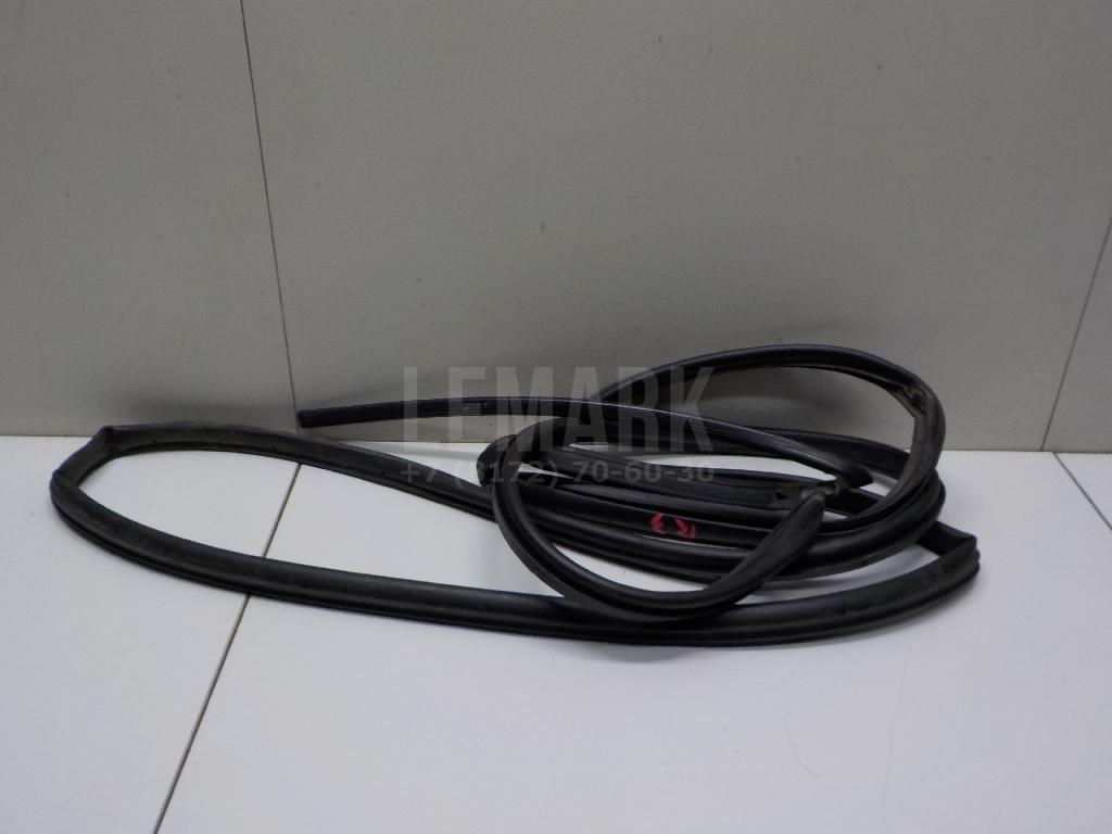 Уплотнитель двери 831402Y000 Hyundai-Kia