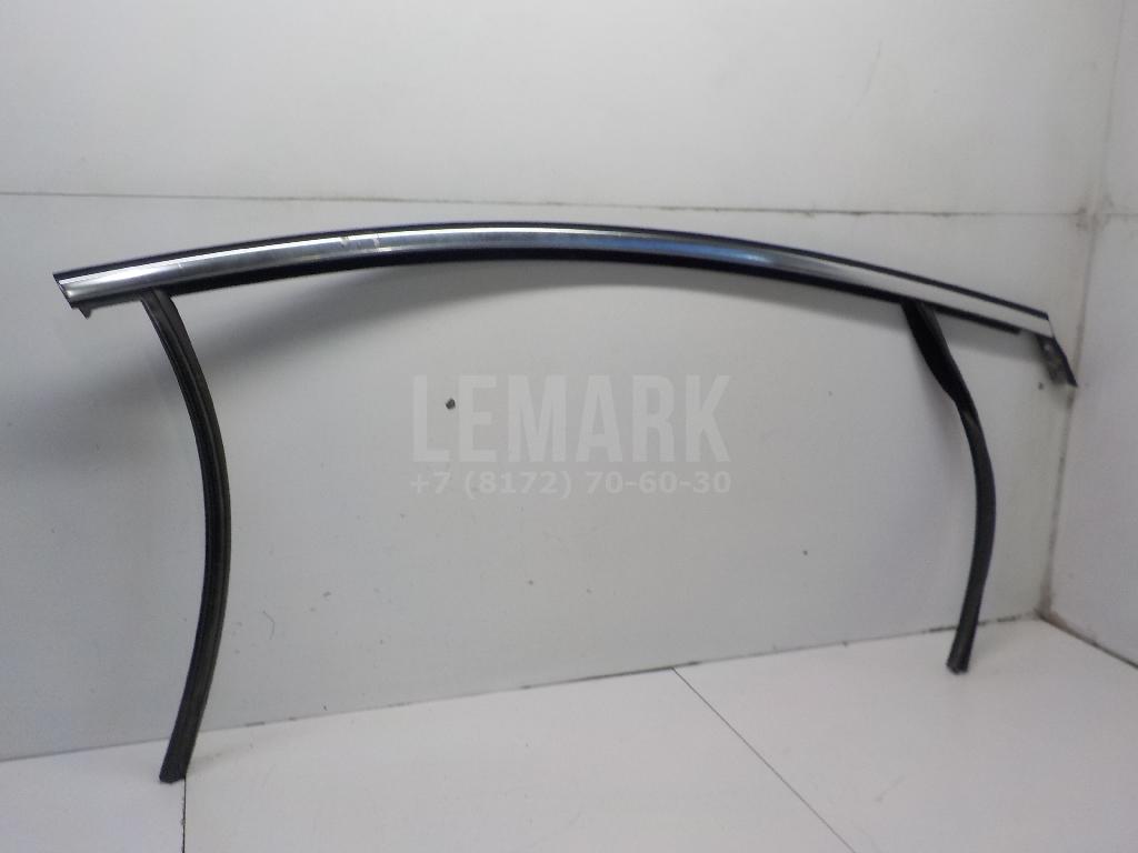 Уплотнитель стекла двери 1769311 Ford