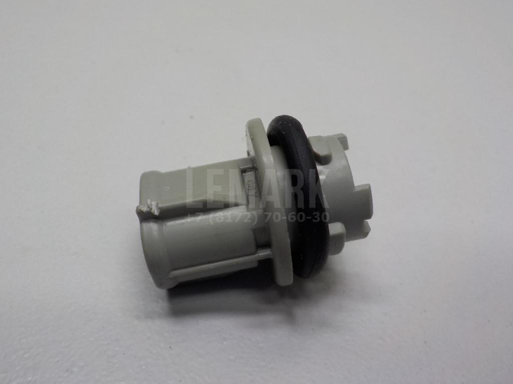 Патрон габаритного фонаря 8161512590 Toyota