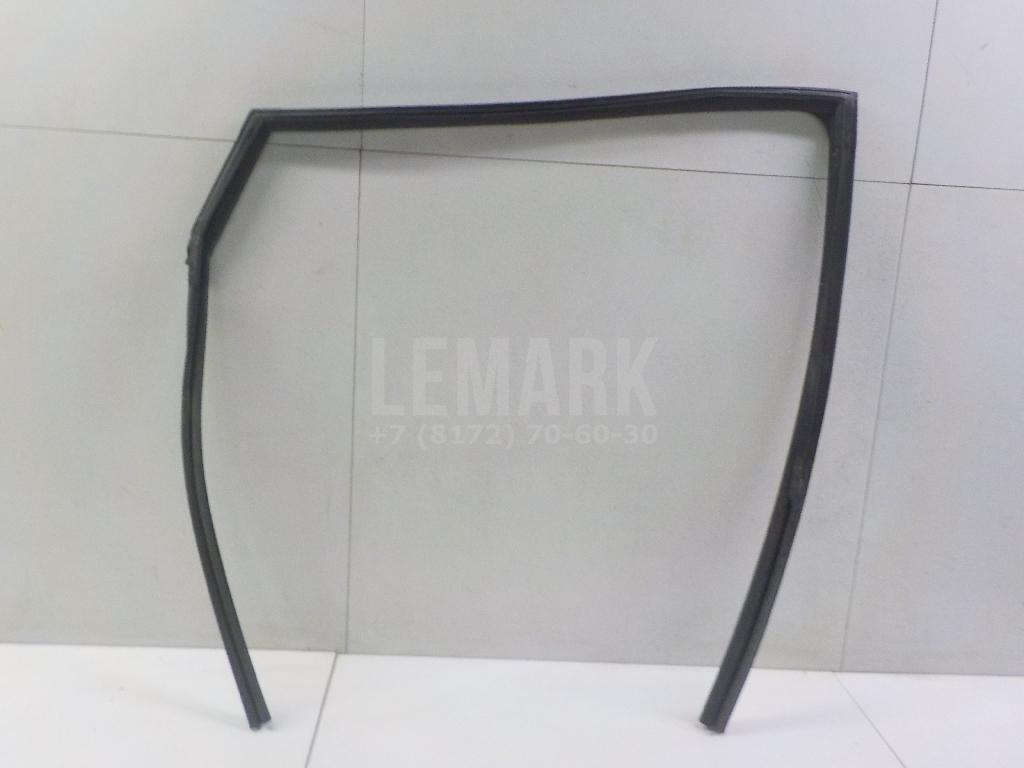 Уплотнитель стекла двери 823304EA0A Nissan