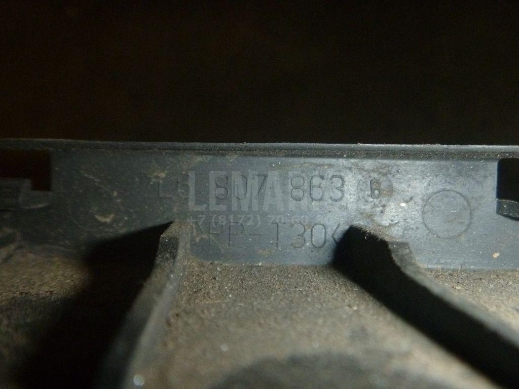 Направляющая заднего бампера 7L6807863 VAG