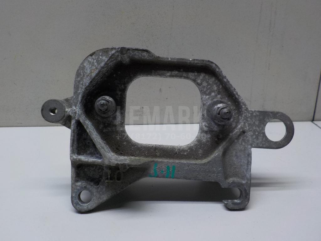 Кронштейн опоры двигателя 112221641R Nissan