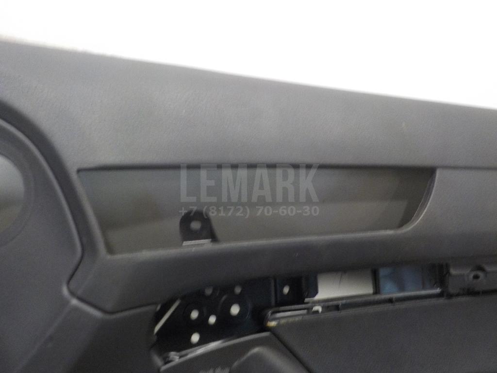Обшивка двери передней правой для  Audi V8 1988-1994