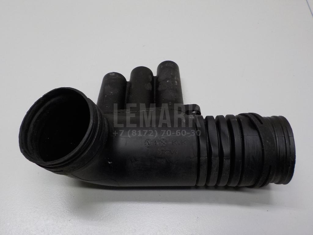 Патрубок воздушного фильтра 04E129651C VAG