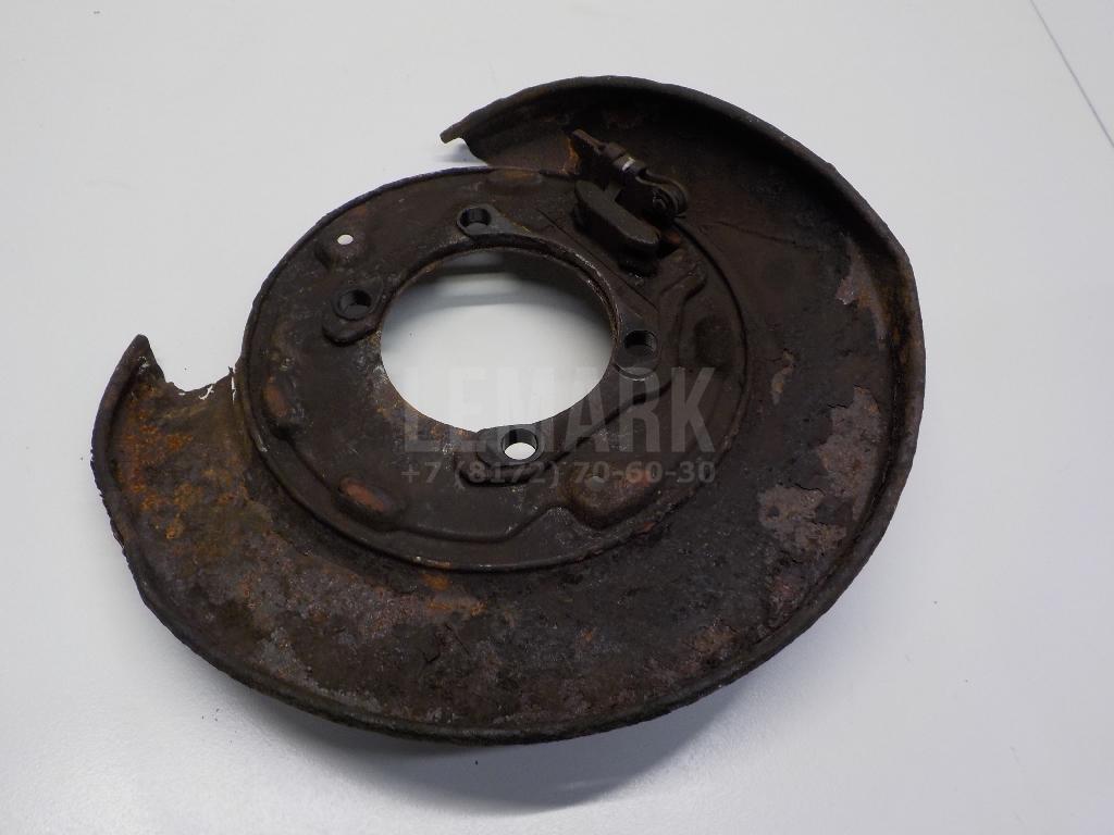 Щит опорный задний правый 582522P500 Hyundai-Kia