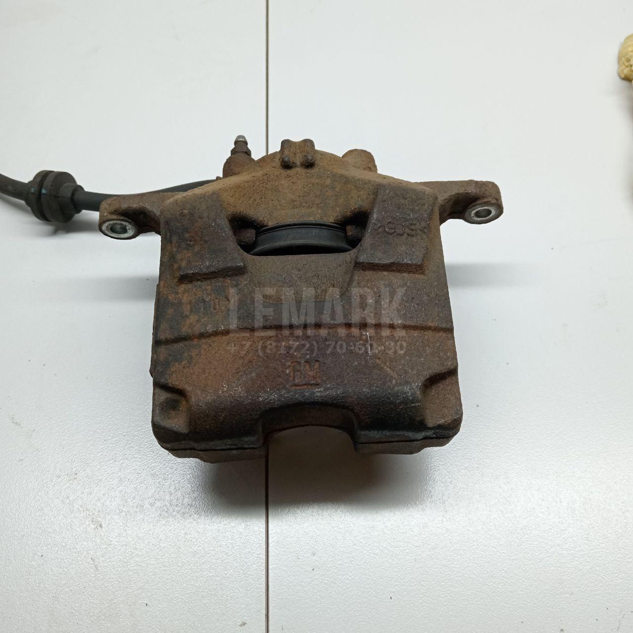 Суппорт тормозной передний правый 95522604 GM
