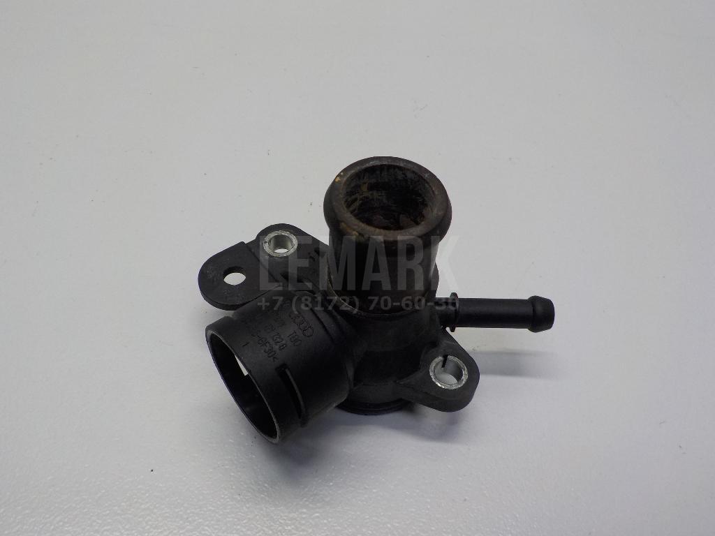 Тройник системы охлаждения 06J121132G VAG