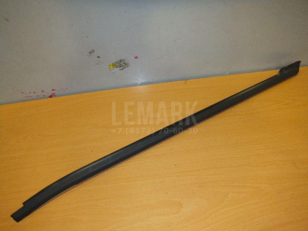 Накладка стекла заднего левого 6R68394775AP VAG