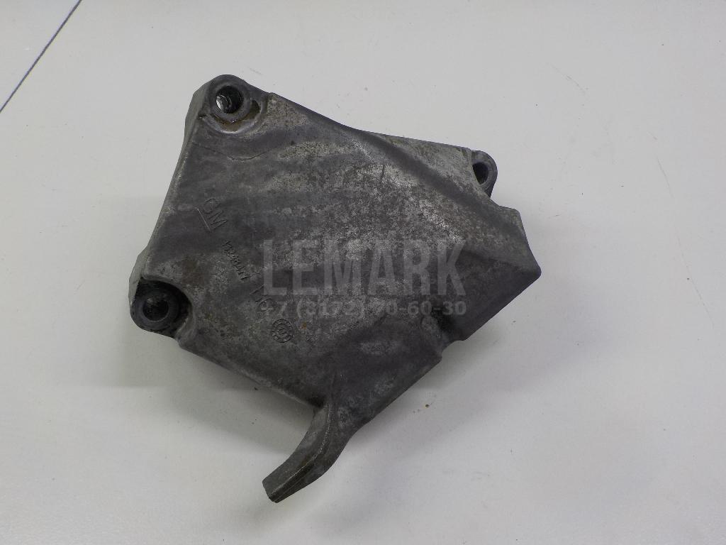 Кронштейн двигателя правый 13248477 GM