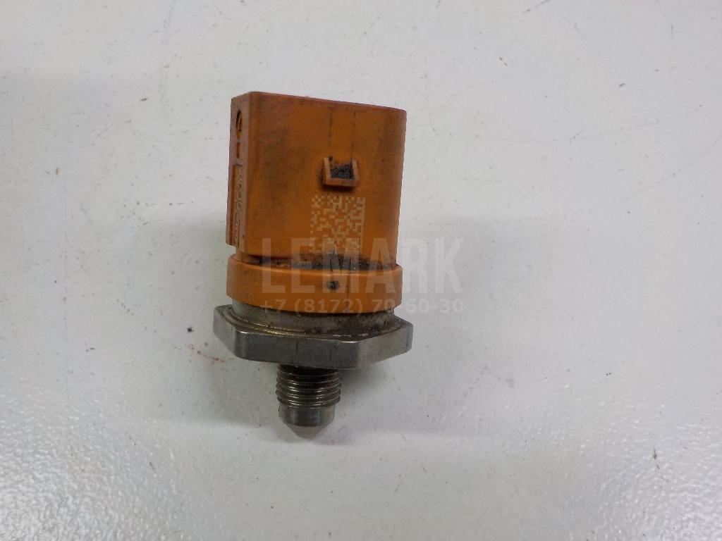 Датчик давления топлива 06J906051D VAG