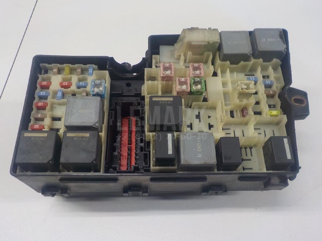 Корпус блока предохранителей AV6T14A067AD Ford