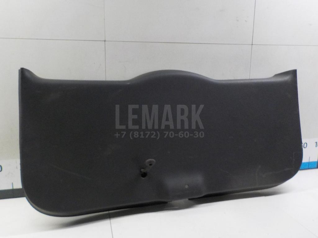 Обшивка двери багажника 5L6867975B9B9 VAG