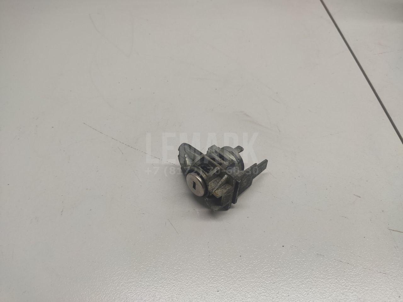 Вставка замка двери 1552849 Ford