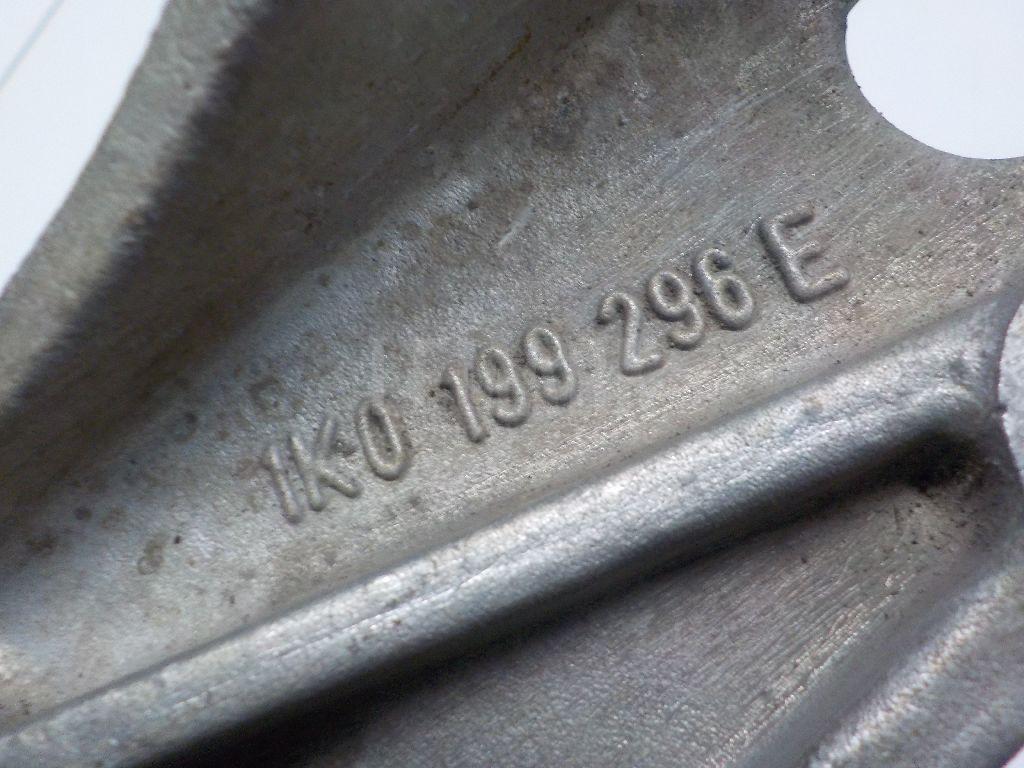 Кронштейн переднего рычага для  Audi Allroad quattro 2000-2005