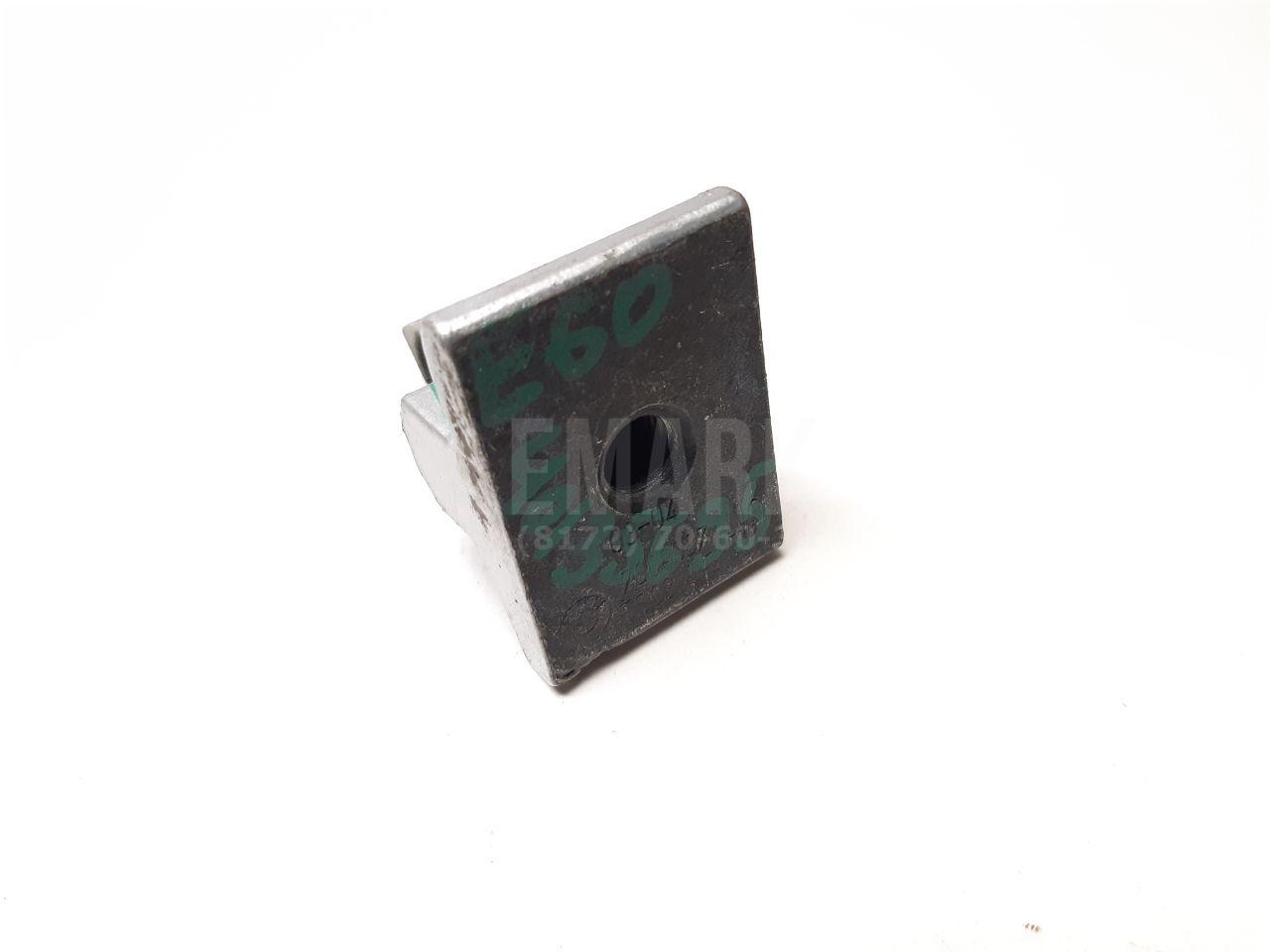 Петля двери задней левой верхняя для  Astra HD 8 2005-2011