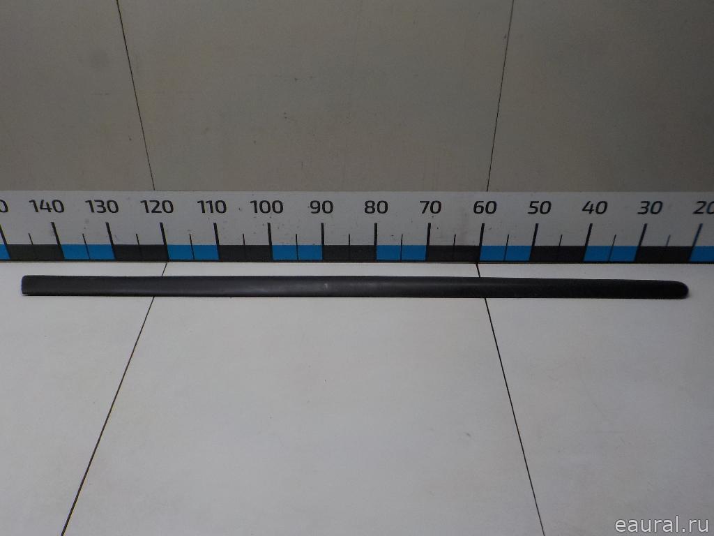 Молдинг передней правой двери