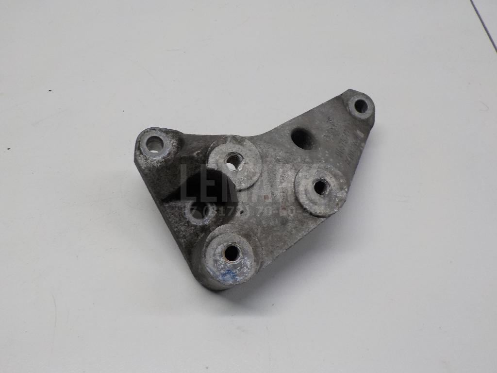 Кронштейн опоры КПП 90575142 GM