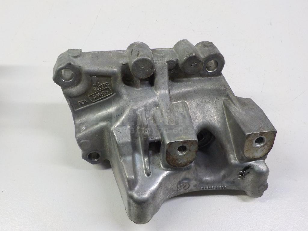 Кронштейн топливного фильтра LR001314 Land Rover
