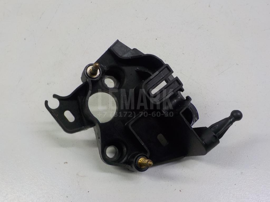 Кронштейн топливного фильтра 1684381 Ford