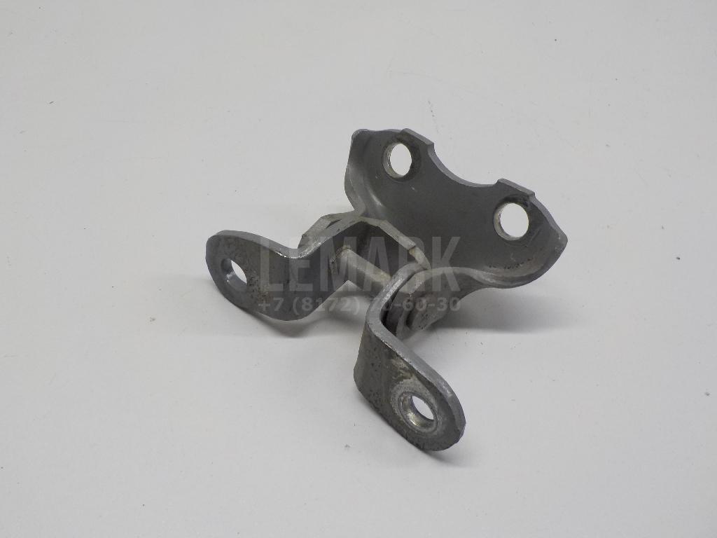 Петля двери передней правой нижняя 6873012120 Toyota