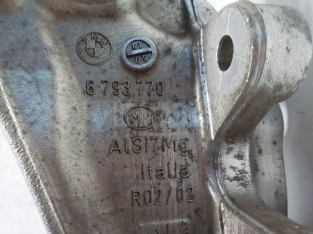Кулак поворотный задний правый для  Audi 100/200 [44] 1983-1991