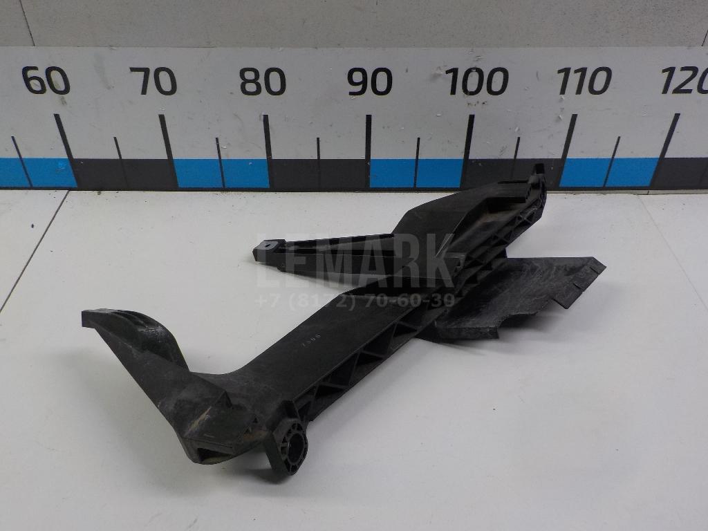 Кронштейн фар правый для  BMW 2-serie F22/F23/F87 2013-2020