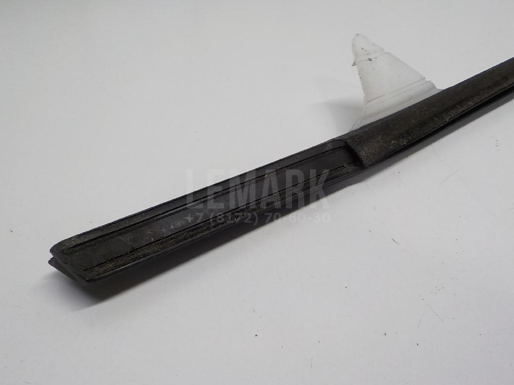 Накладка стекла заднего правого для  BMW 1-serie E82/E88 2007-2013