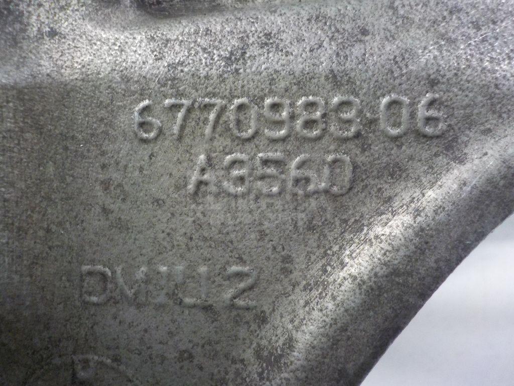 Кулак поворотный задний левый для  Audi A4 [B5] 1994-2001