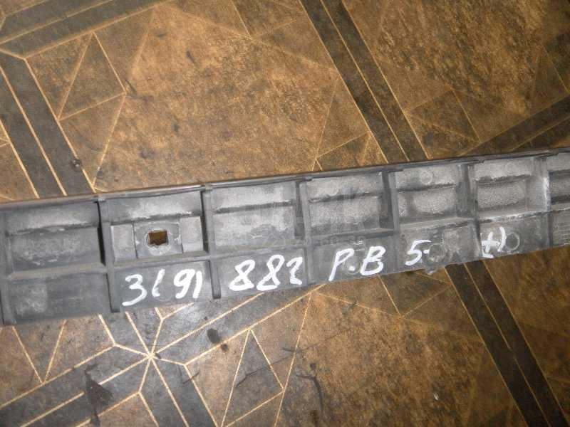 Направляющая заднего бампера 3B5807863 VAG