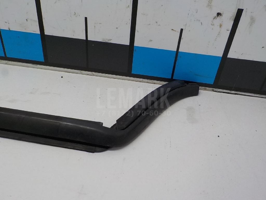 Накладка стекла переднего правого для  BMW 5-serie GT F07 2009-2016