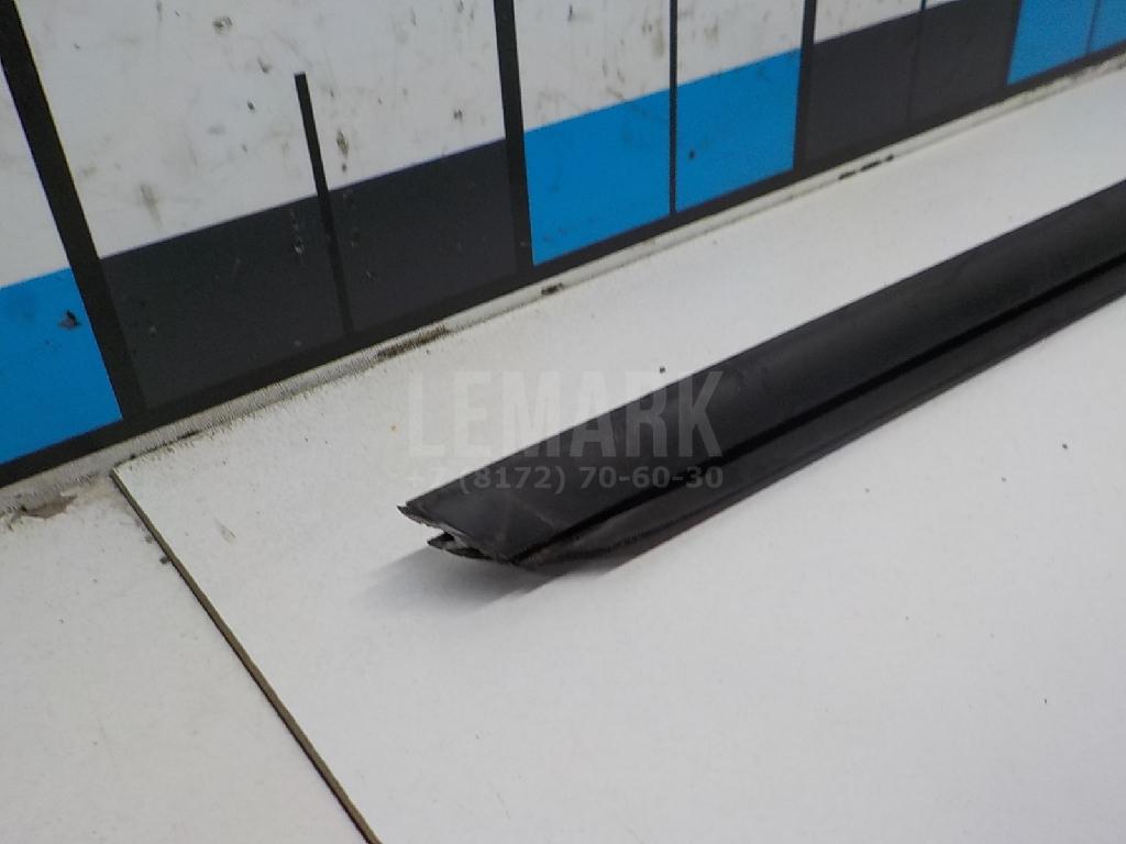 Накладка стекла переднего правого для  BMW 5-serie GT F07 2009-2016